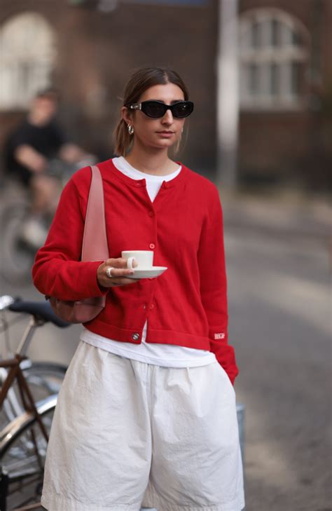 suertre|Cómo llevar suéter de abuelita en clave elegante en Otoño .